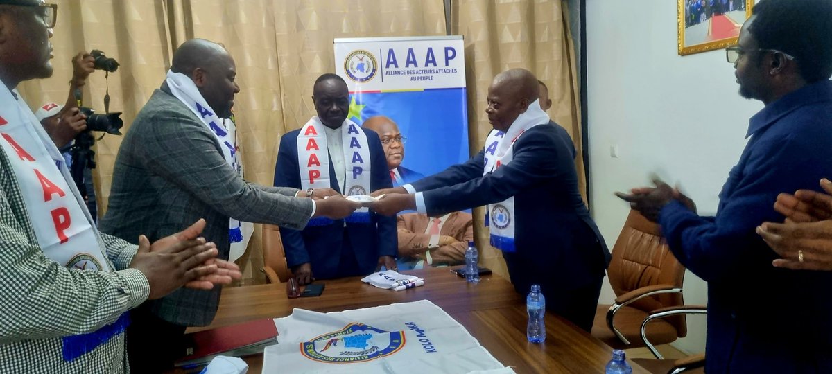 DMoladja's tweet photo. La méga plateforme électorale et politique AAAP poursuit son expansion. Le vice-gouverneur de la province du Maniema, Corneille Katisamba Makubuli, rejoint l’AAAP afin de porter haut son étendard et d’accompagner le Chef de l’État dans la réussite de son deuxième mandat. https://t.co/8zd5lNRMis