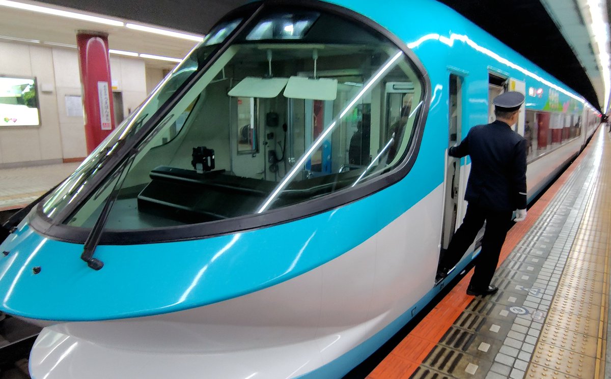 近鉄・大阪上本町駅から、伊勢志摩ライナーで松阪に向かいます。この