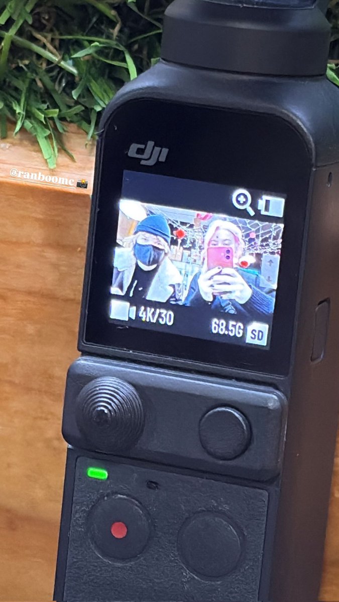 editorboo tweet media