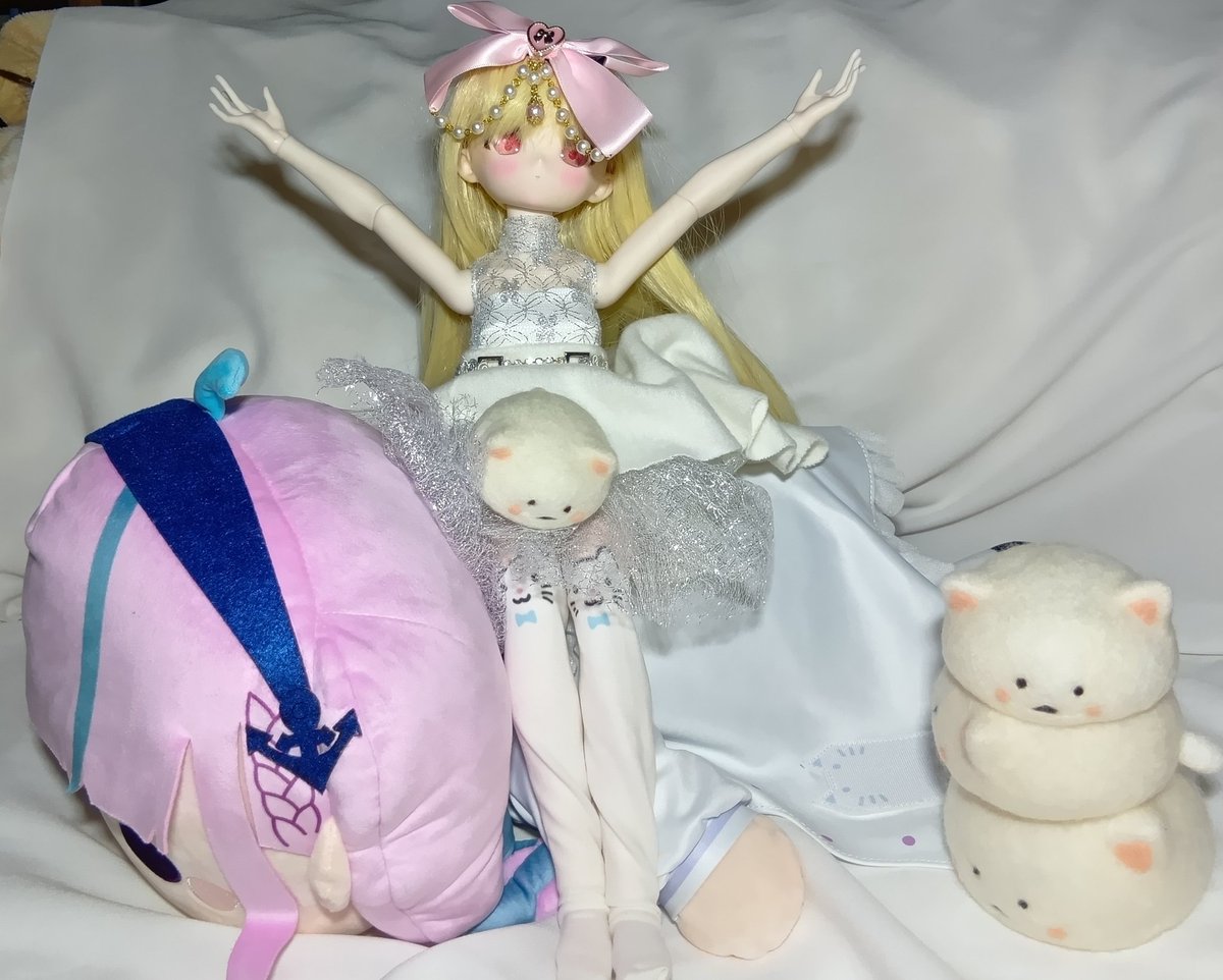 ururun_motch's tweet photo. 「さぁ みなのもの あくたん号のわたし、ねこの精霊であるわたしを、あぎゃ あがめなさい」
ん? なんて?
「そしてわたしに …… ねこぐっずを、 ささげる のでs
……ん?
「Zzz」
ねむかったんかーい!!
#おはドル
#dlldoll https://t.co/CNaf83VWSM