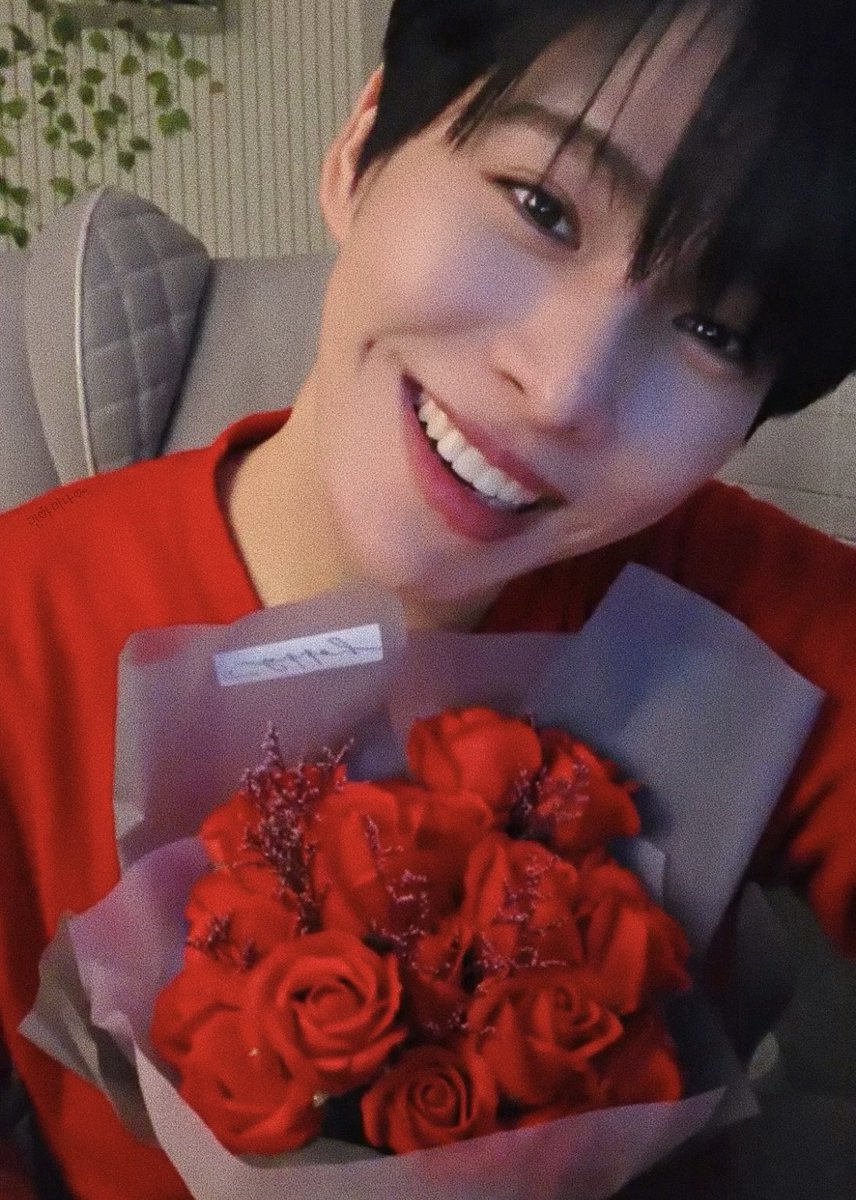 민아미나✨ tweet media