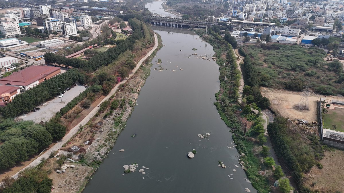 మూసీ బ్యూటిఫికేషన్ వితౌట్ డిమాలిషన్ అని నిరూపించిన కేసీఆర్ ప్రభుత్వం

గతంలో కేసీఆర్ హయాంలో మూసి సుందరీకరణలో ఒక్క ఇల్లు కూడా కూల్చకుండా నాగోల్‌లో అద్భుతంగా అభివృద్ధి చేసిన మూసి తీరం