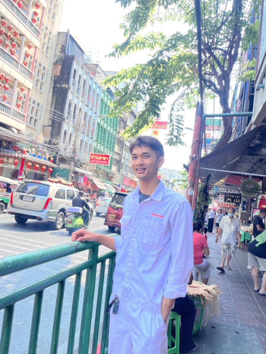 "ขออนุญาตพื้นที่ตามหาลูกชายค่ะ  แจ้งว่าไปสมัครงานใหม่แถวปราจีนบุรี แต่ขาดการติดต่อครอบครัวเป็นห่วงมาก แม่ตามหามาทั้งปี น้องชื่อ บอล ปิยะพงษ์ หมั่นพันธุ์ อายุ 27 ปี  สูง170 จัดฟัน มีรอยสักที่หน้าอก ท่านใดทราบเบาะแส แจ้งคุณแม่ เบอร์ 081-3243235 ขอบคุณค่ะ🙏"