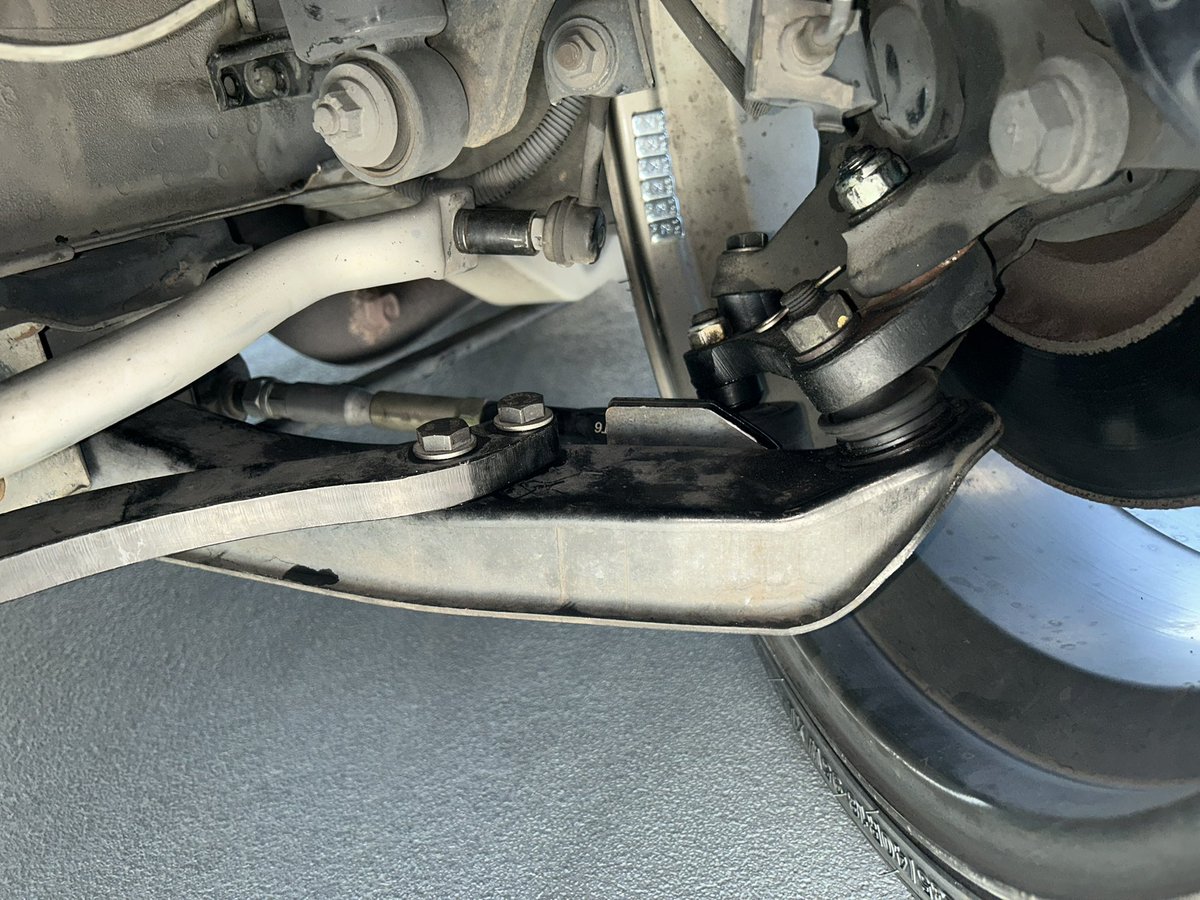TaKu1526's tweet photo. フロントごっそり交換で切れ角🆙
いつも作業ありがとうございます❗️🧰

あとはドライバー次第です💦
#GKtech
#切角アップ https://t.co/w054vabrWt