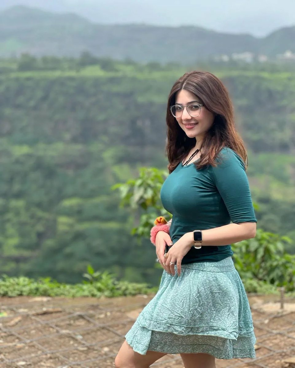 Officially in my soft-girl summer era 💚
             Good afternoon 🍃