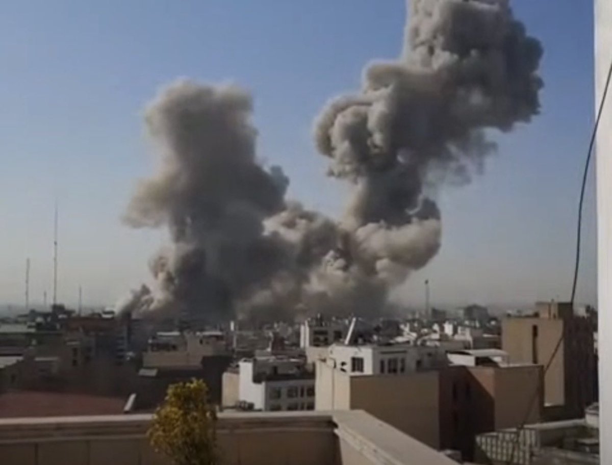 PopTingz's tweet photo. USA and Israel are currently heavily bombing Iran. https://t.co/EqdNxGDsGF