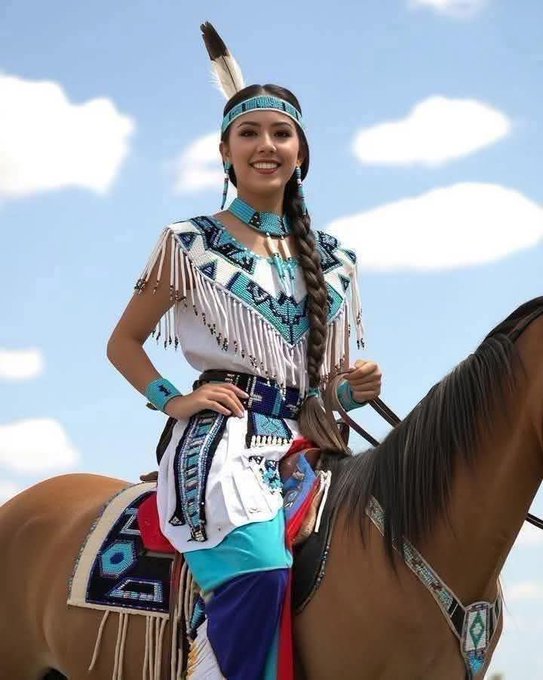 Mélania tweet media