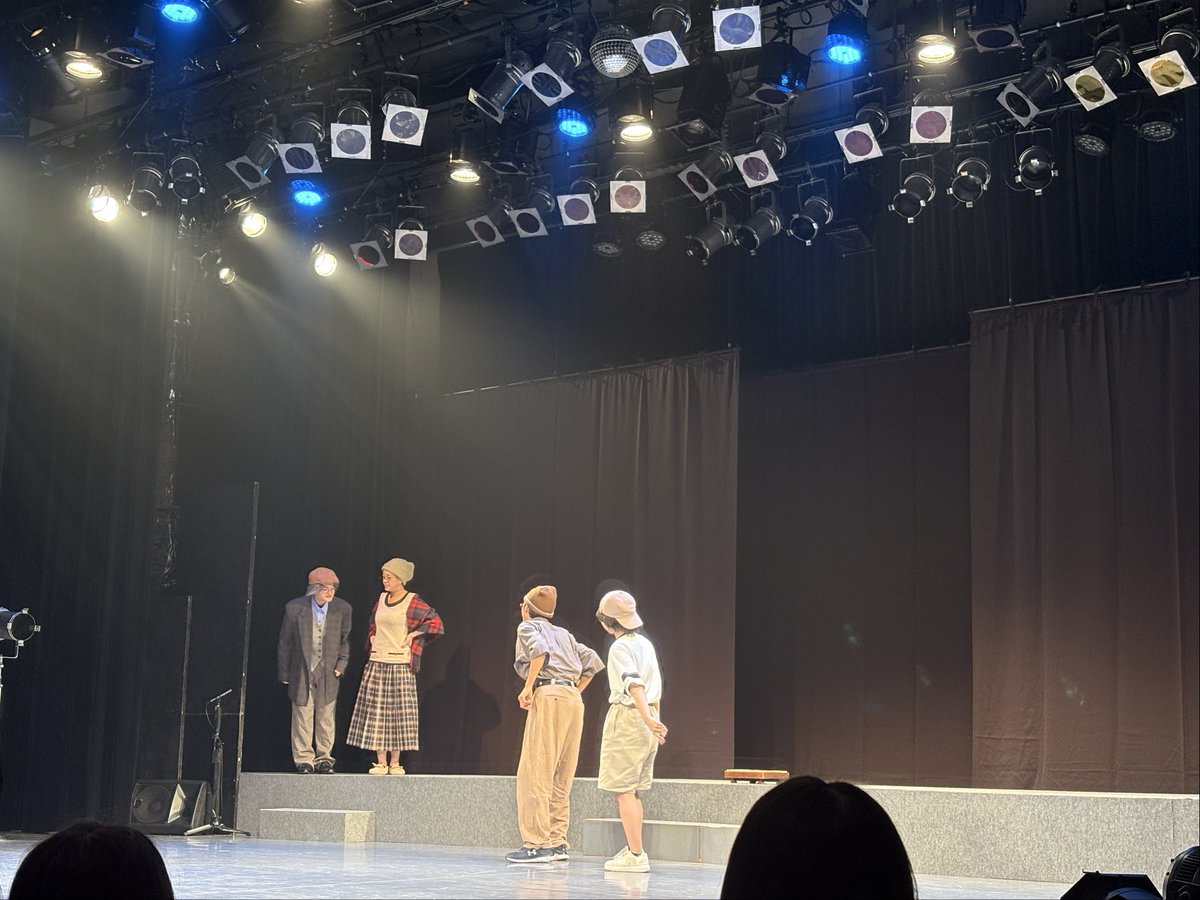 本日もリハーサルです！いよいよ明日が本番です！みんなの緊張感が伝わってきます。
↓↓↓詳細はこちら↓↓↓
osaka-anime.jp/square/archive…
 #大阪アニカレ #春の演劇発表会