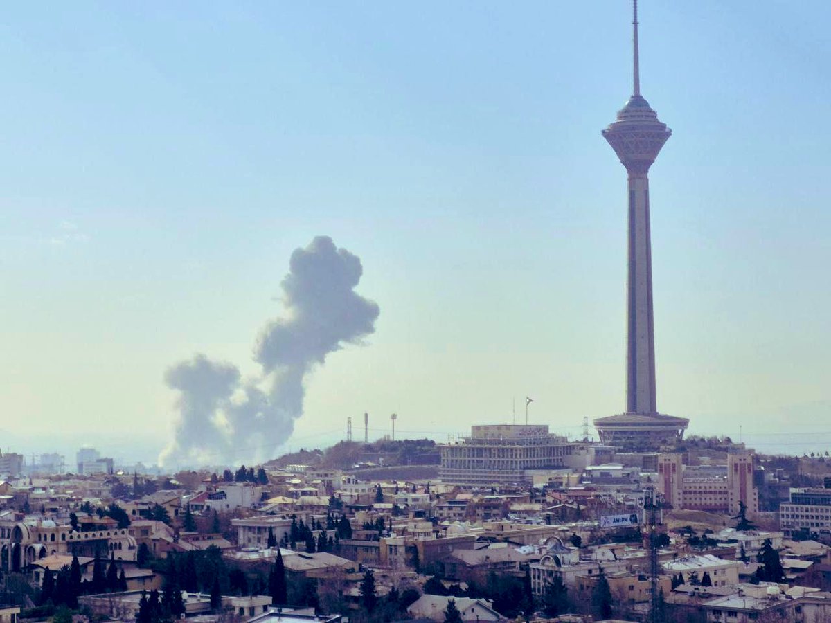 ibrahimtmajed's tweet photo. 𝗪𝗔𝗥 𝗢𝗡 𝗜𝗥𝗔𝗡 𝗜𝗦 𝗔𝗡 𝗔𝗠𝗘𝗥𝗜𝗖𝗔𝗡 𝗗𝗘𝗖𝗜𝗦𝗜𝗢𝗡, 𝗡𝗢𝗧 𝗔𝗡 𝗜𝗦𝗥𝗔𝗘𝗟𝗜 𝗢𝗡𝗘

There is no such thing as an independent strike by Israel on Iran.
Any escalation of that scale is embedded within the strategic architecture of the United States, militarily, logistically, and diplomatically.

America chose war with Iran as a structural geopolitical decision, not an isolated tactical episode, and that choice may prove to be a strategic mistake that accelerates the erosion of American hegemony and leaves Washington to pay the long-term geopolitical price.
