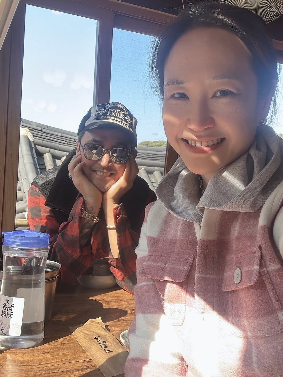 LilyTorres78679's tweet photo. Making the most of beautiful fall and whatever times we can 🍁🍂🐾💕

함께할수있는 시간이 허락해 주는만큼 우리는 이 아름다운 가을을 즐길려고 하네~~🍁🍂🐾💕

Happy Beautiful Fall, Everyone🍁
모두 감기도 조심하시고🙏💕❤️ https://t.co/F9LKL2Vgq5