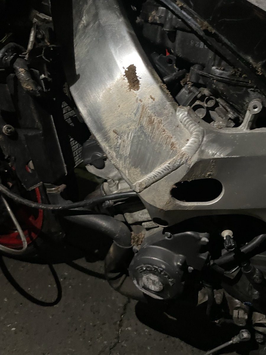 ユウリ tweet media