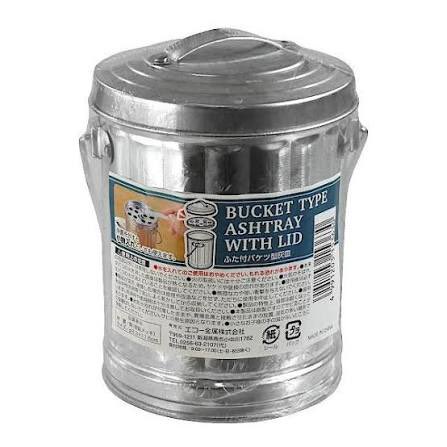 ガラスのデカい灰皿な？