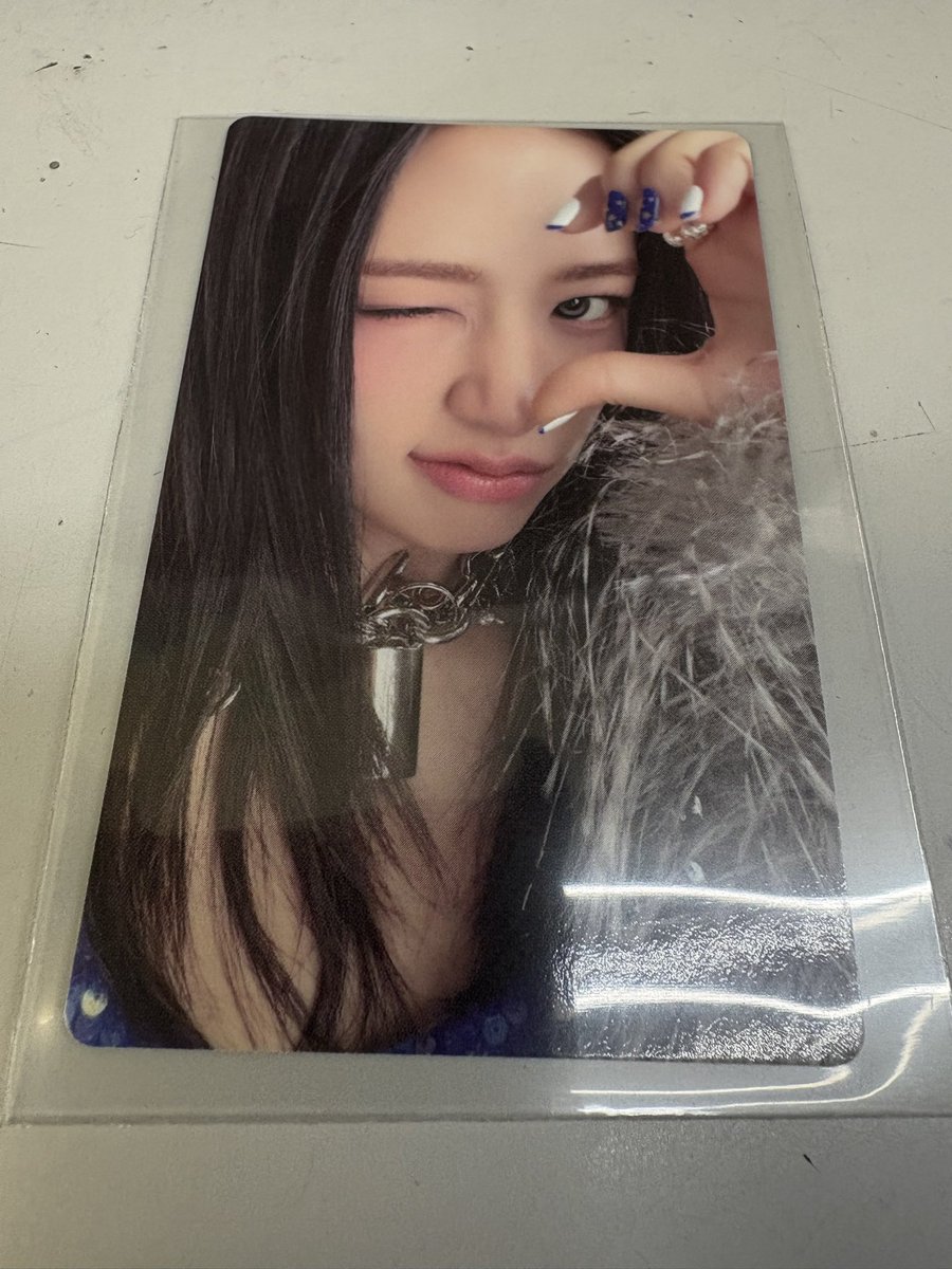 IVEの新譜CDを買ったという中2女子塾生が、ユジンのトレカ出たってこと