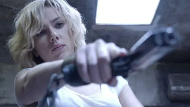 Dos30TV's tweet image. Resalta en el día de ayer el #Blockbuster de @cuatro #Lucy, firmando un 8.4% de share y congregando una media de 828.000 espectadores

🧠 Más de 2 millones de espectadores conectaron en algún momento con la película

📽️ 3º opción de la franja 

#QueVivaLaTele #Audiencias