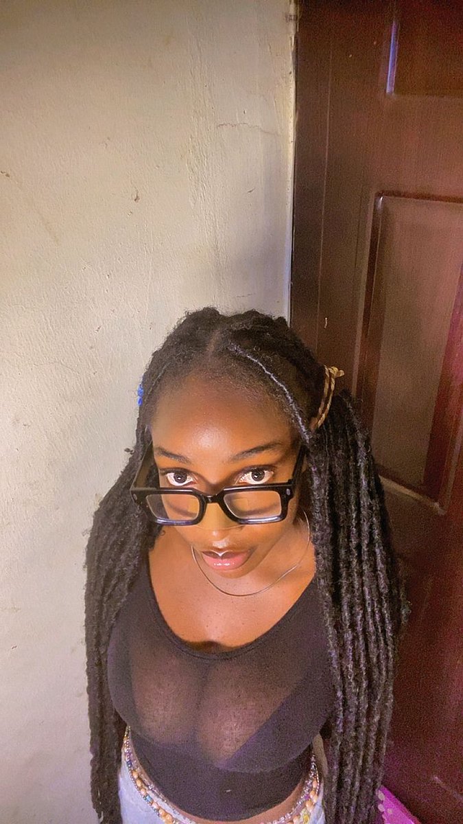 Gm 🌚
Y'all know me as a Web3 girl…

But I also make beautiful resin art pieces.
Order yours today my lovelies.