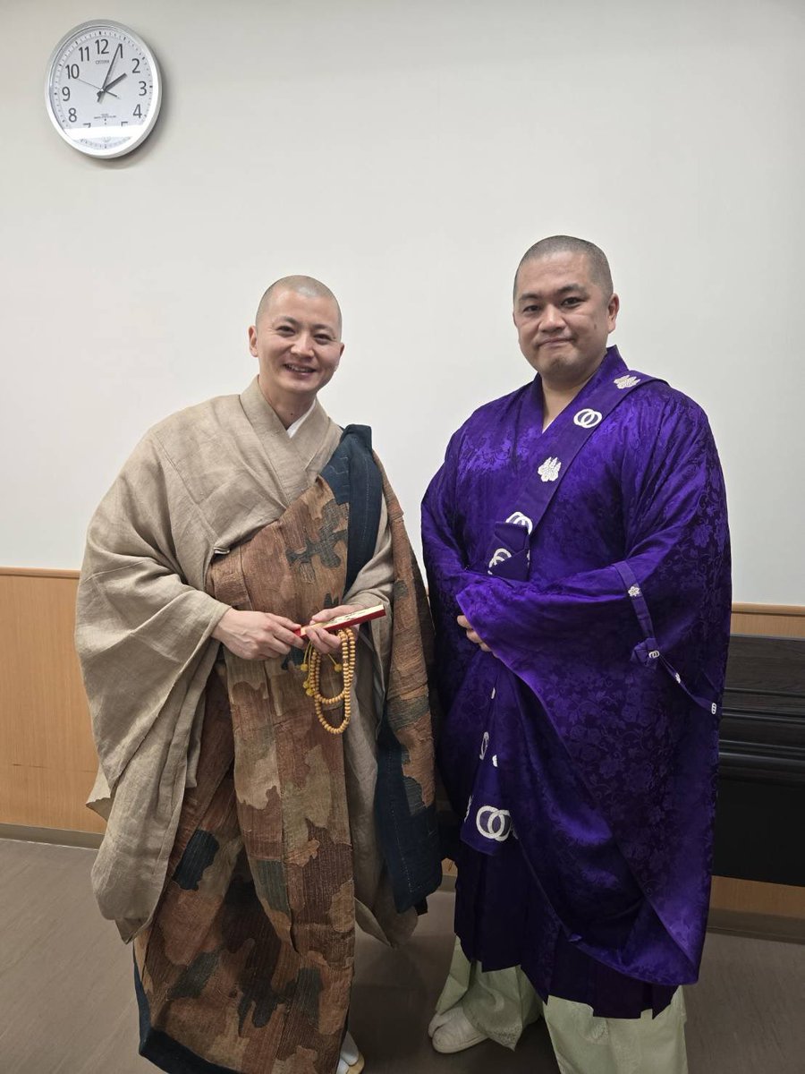 長野で太鼓演奏
1部で豊山太鼓千響、2部では小池陽人さんの講演でした

小池さんの法話はいつ聞いても本当に素晴らしい
あっという間の1時間半でした

題名『こころゆたかに生きる』

私の心が豊かになりました