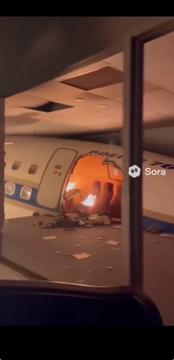 autistic_loser's tweet photo. @CantEverDie I feel like a drooling retard whenever I laugh at an ai video but whenever they drove by the fucking plane just merged with the building it made me lose my shit https://t.co/mscppC8o51