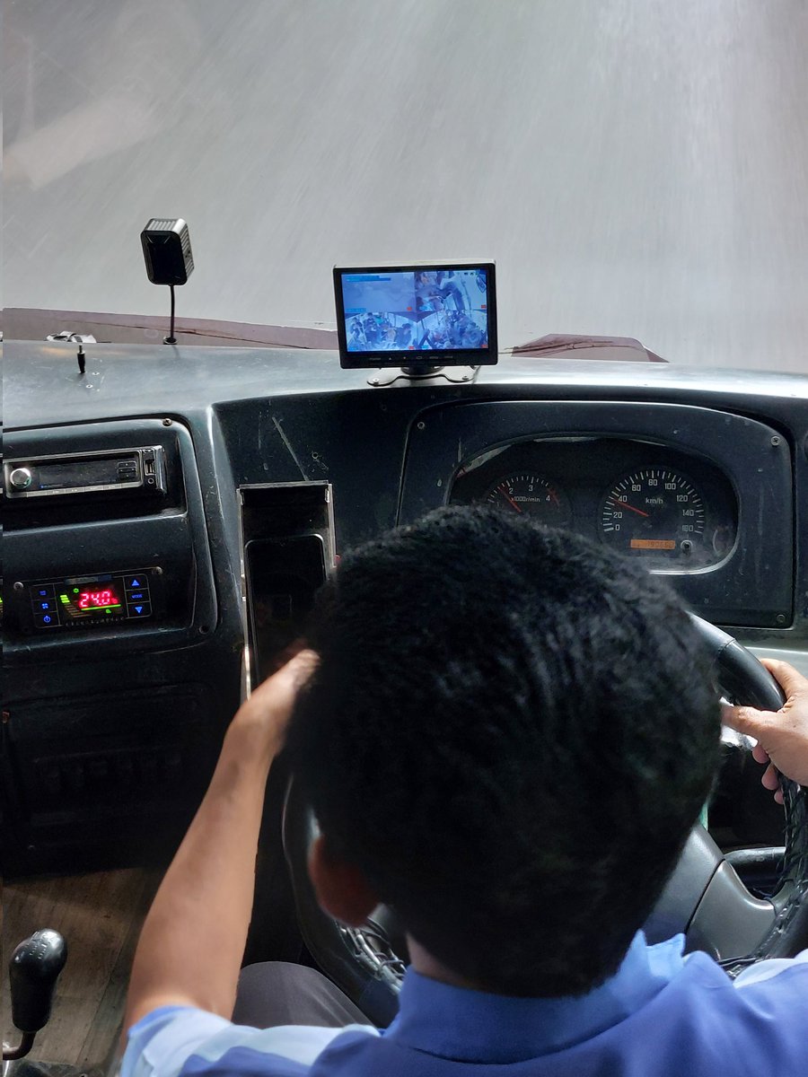 Bahas Bus tweet media