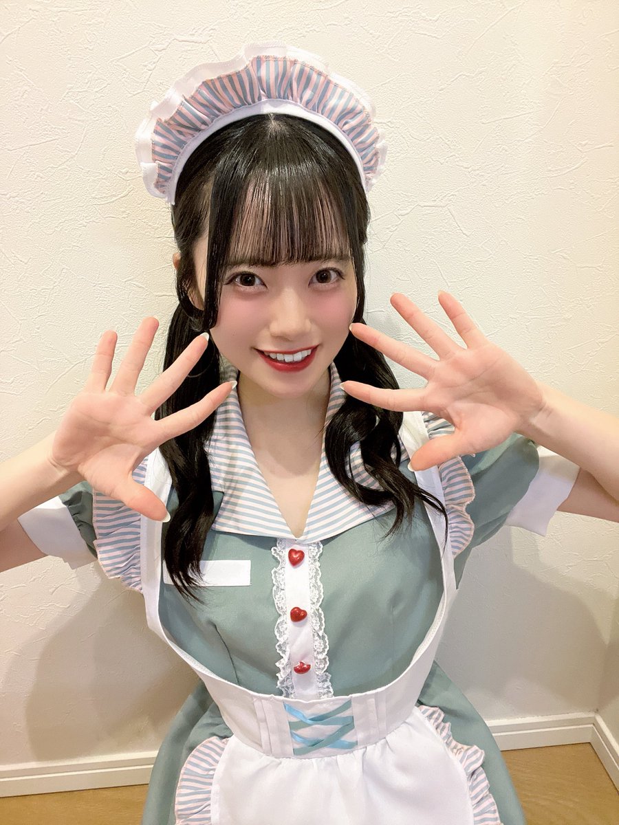 moa_IceCream's tweet photo. 午後配信ありがとうございました🎀

甘々もあメイド、みんなにメロメロ魔法かかっちゃったかな…？♡

夜は【19:00〜】開店！
実は…別のメイド服に着替えちゃうよ👗✨

お昼とは違うもあを見に来てね？
最後のご主人様・お嬢様をお出迎えする準備、して待ってるよ♡

#黒嵜・春海合同アイドルAD https://t.co/kalazTzcxE