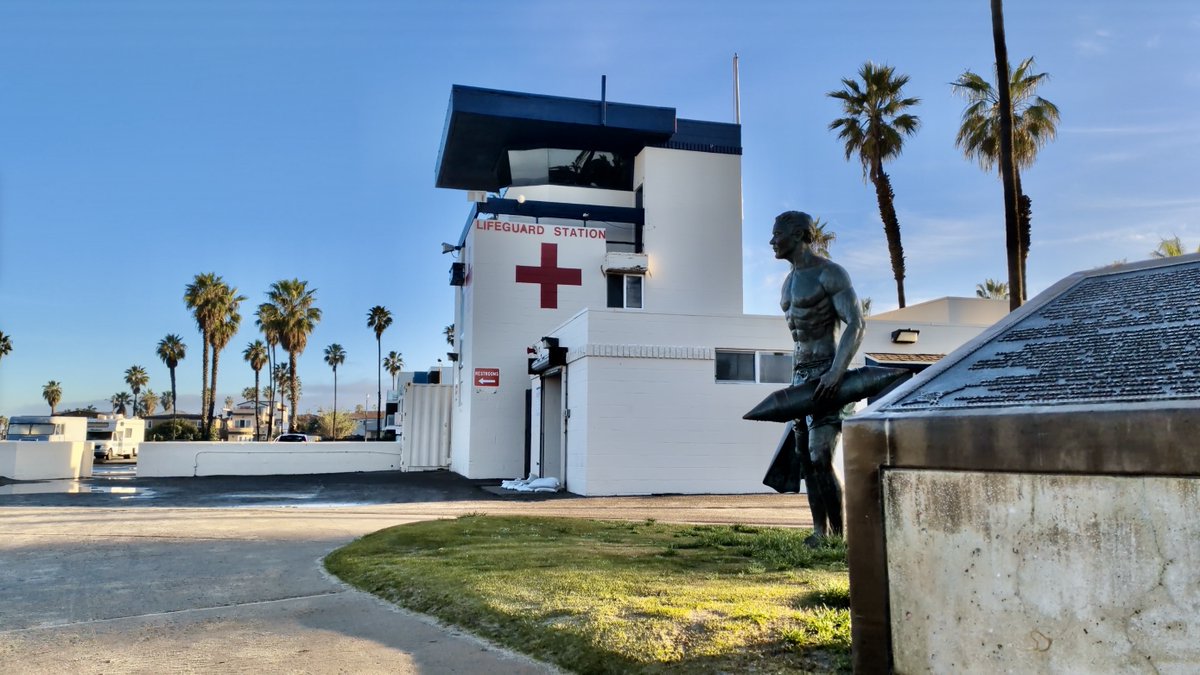 Ocean Beach, San Diego—pure Baywatch nostalgia 🌊🏄‍♂️ Lifeguard tower, surfer statue, palms... feels like stepping back in time. Still hits the same way.
#OceanBeachSD #BaywatchVibes #SanDiego #SoCal