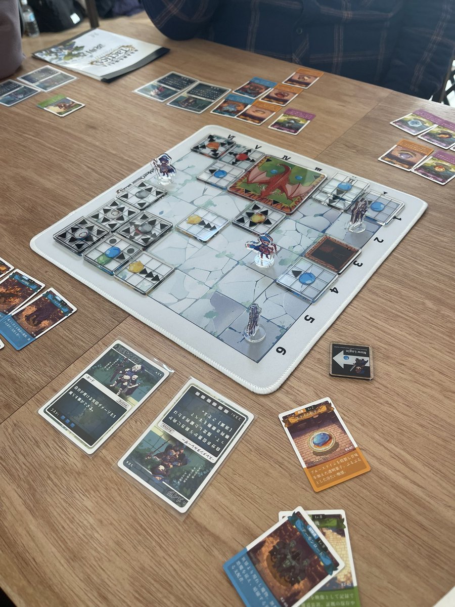 現在メメントオンラインタクティクスが楽しまれてます☺️✨ コマの