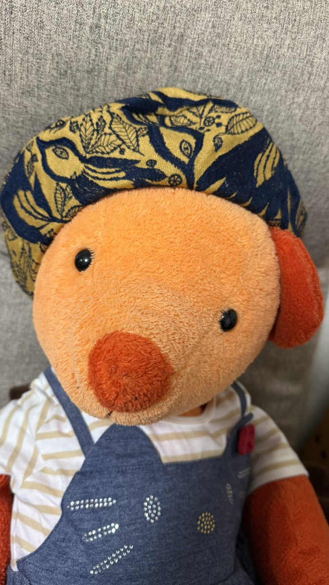 できたー！！！！みてー！！！！ミナペルホネンの生地で作った！ベレー