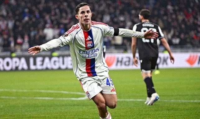 En l’absence de #SULC , #Moreira , #fofana dimanche soir il faut tenter le coup Rémi #himbert !!! L’#OL Pourrait aligner un trio d’attaque nouveau 🔥 🔥

     #Himbert - #Yaremchuk - #Endrick

Qu’en pensez vous les gones ???
🔴🔵 #TeamOL #OL