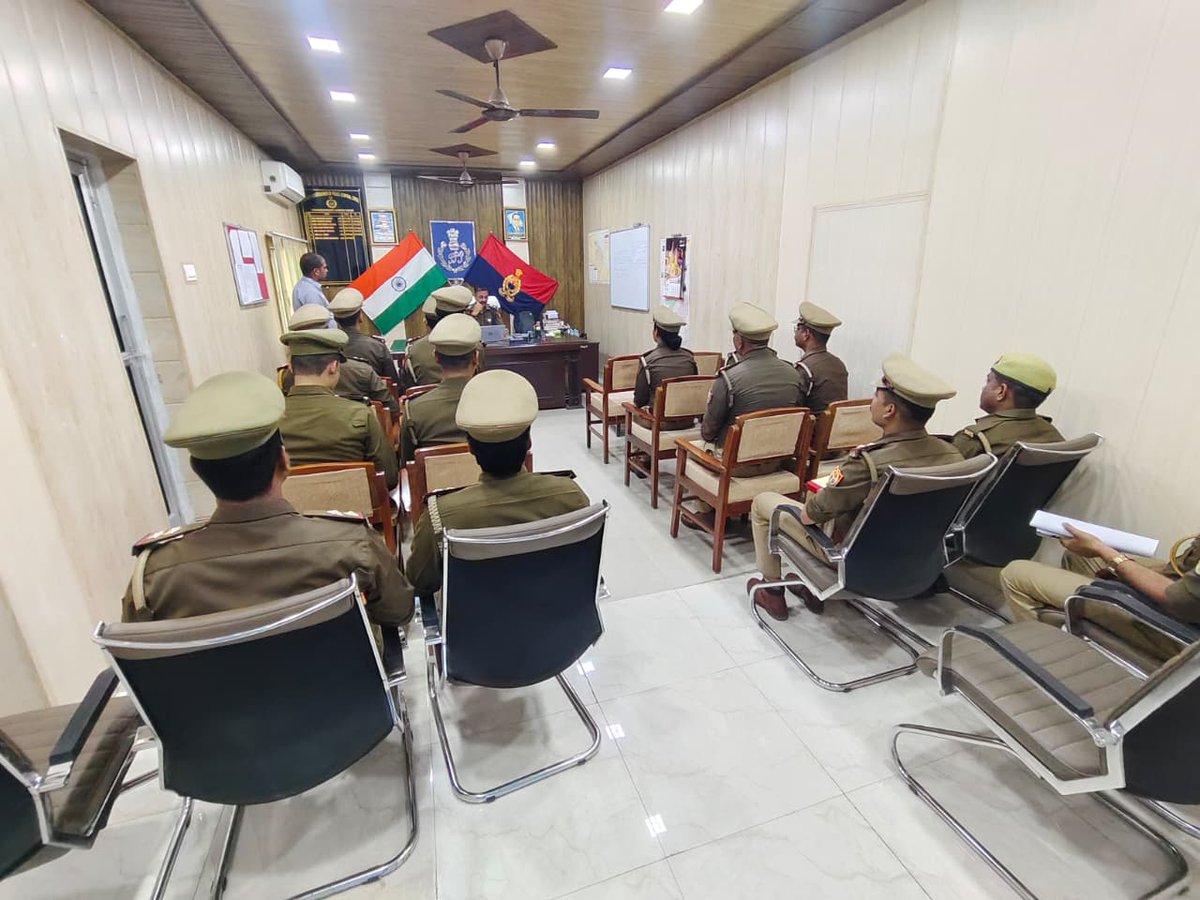 दिनाक 28.02.2026 को पुलिस उपायुक्त सेन्ट्रल, श्री अतुल कुमार श्रीवास्तव द्वारा कार्यालय पर सेन्ट्रल जोन के अंतर्गत समस्त थानों पर नियुक्त नामित नोडल अधिकारीगण एवं संबंधित पुलिस कर्मियों की समीक्षा बैठक आहूत कर CEIR (Central Equipment Identity Register) पोर्टल के प्रभावी