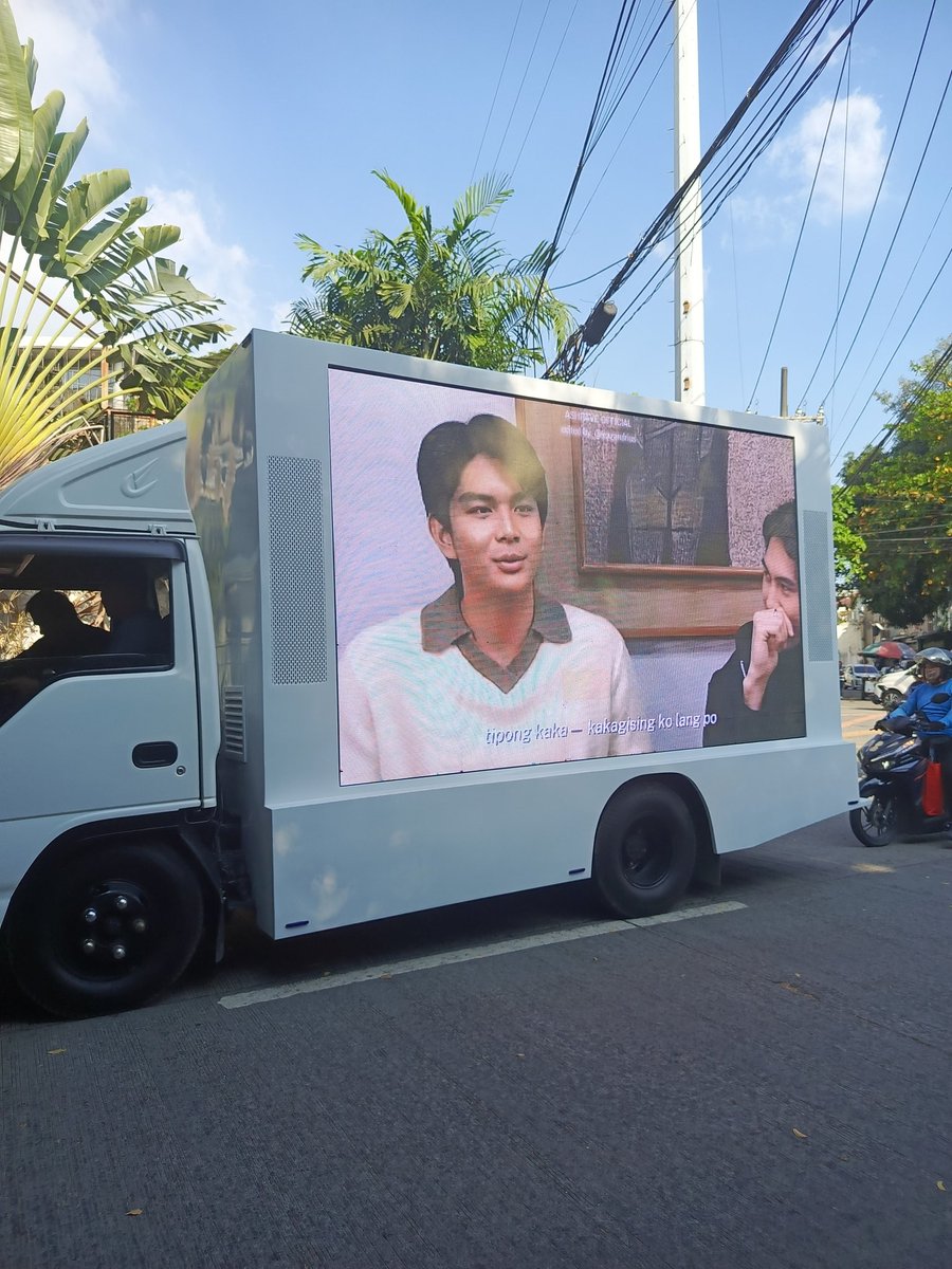 led truck palang nakita ko, asan na team ravleys? 

ASHLEY ULTIMATE NIGHT
#AshleyOurBigWinner