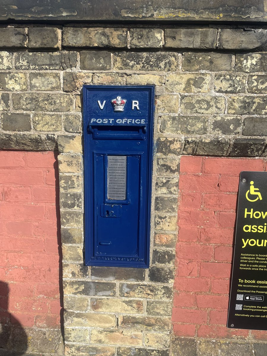 jonesDE10's tweet photo. This Victorian wall box is no longer in use, but carefully preserved as the oldest postbox at the end of the #MayflowerLine in @harwichhaven.

#PostboxSaturday 📮💌
@lbsg1976 @letterappsoc https://t.co/Q3dKT2MNAI