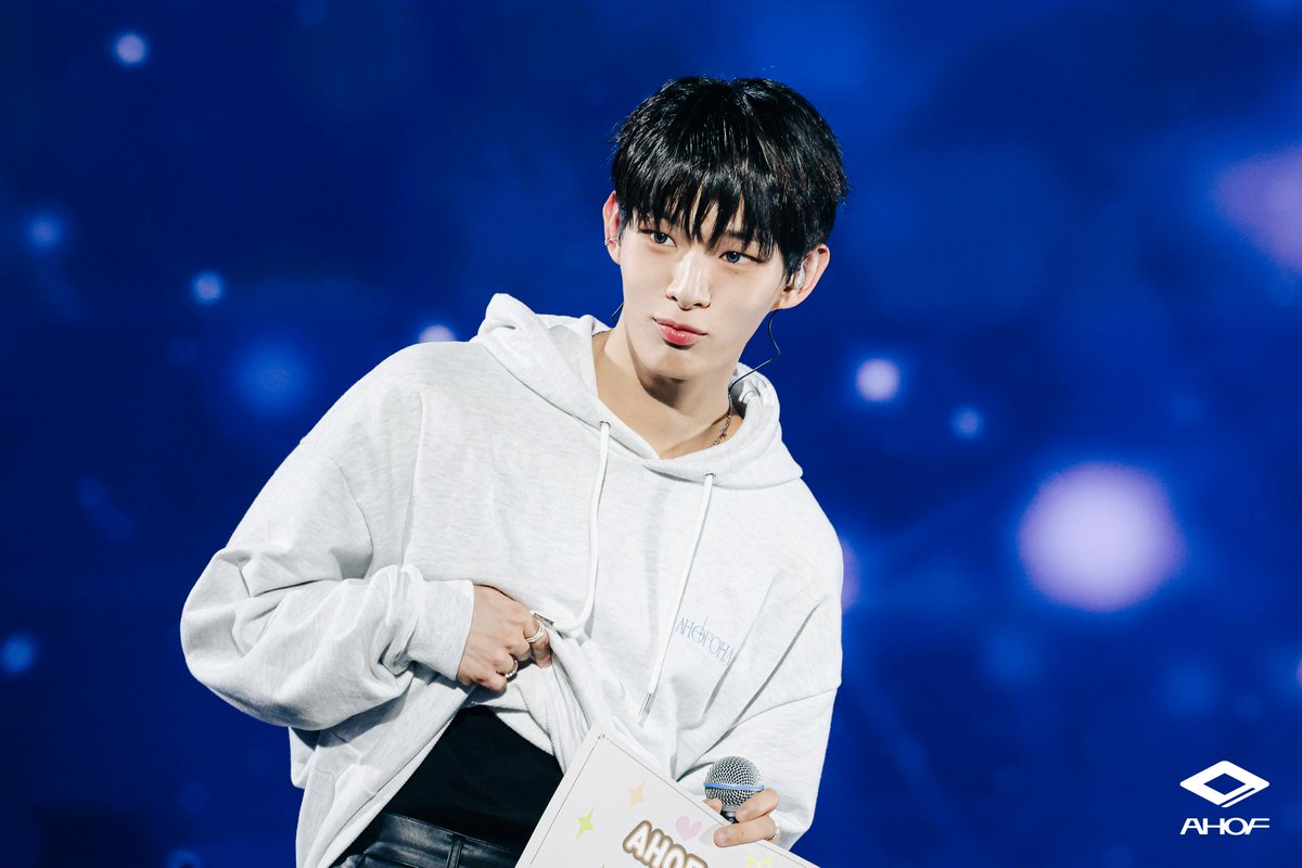 AHOF_official's tweet photo. [📸] AHOF(아홉) 2026 AHOF 1st FAN-CON [AHOFOHA : All time Heartfelt Only FOHA] 현장 비하인드 #2

🖇 https://t.co/aaoactU57K

#AHOF #아홉
#AHOFOHA https://t.co/c6KkSsgZUF