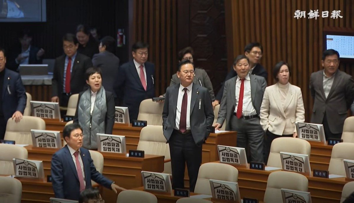 Edward Tark tweet media