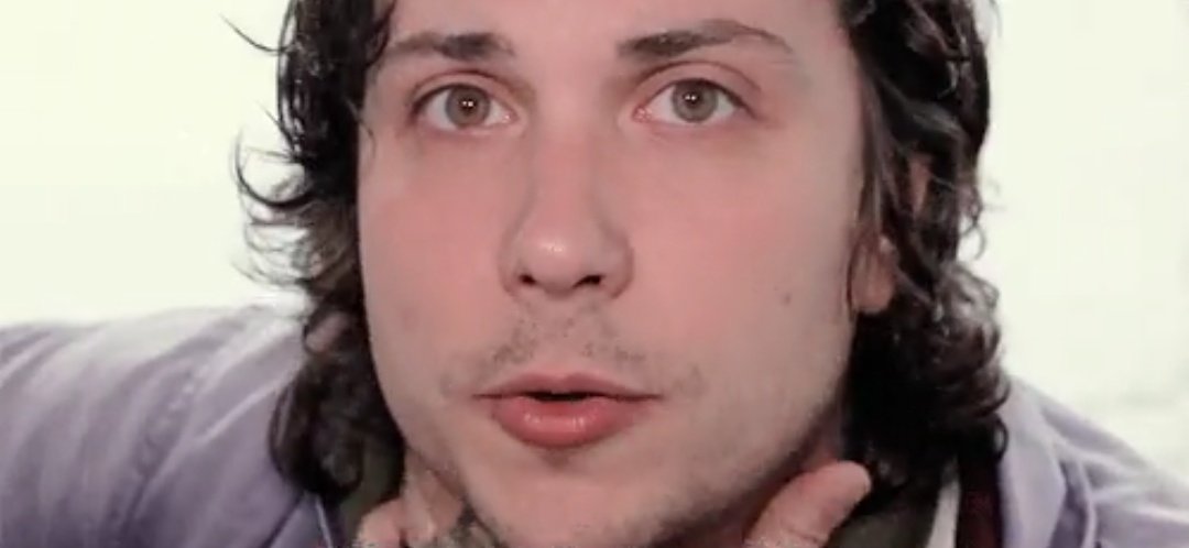 TIPO ANDATE A CAGAR COMO VAS A TENER ESOS OJOS HIJO DE PUTA