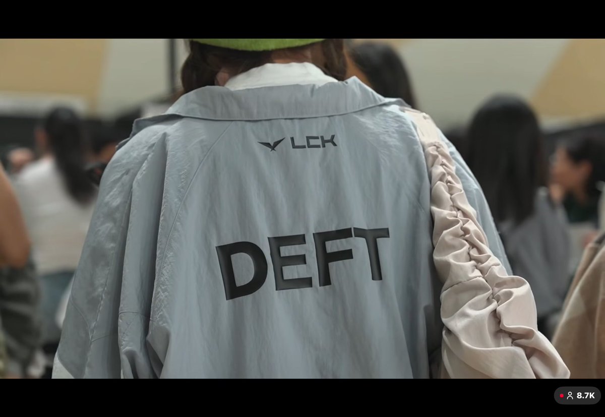 Someone with 23DK Deft jersey at today’s lck cup game in hk 😭😭😭 WE MISS U DEFT 😭