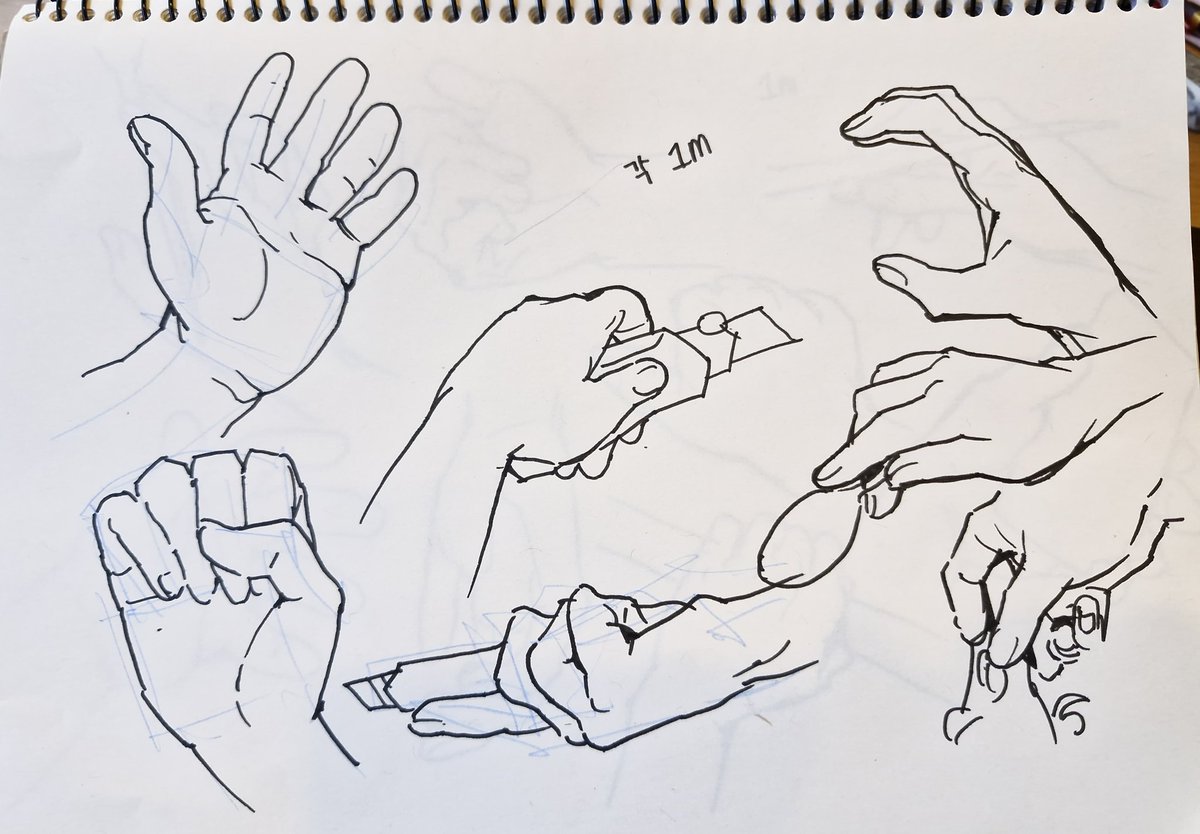 /// / // / tweet media