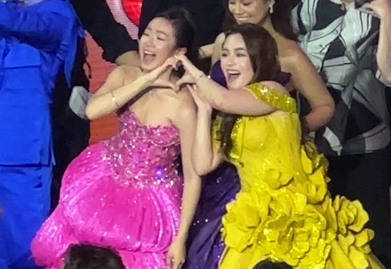 kryzrei_'s tweet photo. si Capcap kasama ang big winner nya, at si Tala kasama rin ang big winner nya, big winner nila isa’t isa! 

CAPKRYS SPARCKLING NIGHT
#capkrys 
 #PBBCollab20TheBigNight https://t.co/oMsgmLaCda
