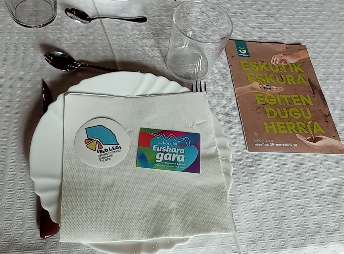 Bertso bazkarirako prest!!!

#ArangurenIbarreanEuskaraz
#BertsoBazkaria