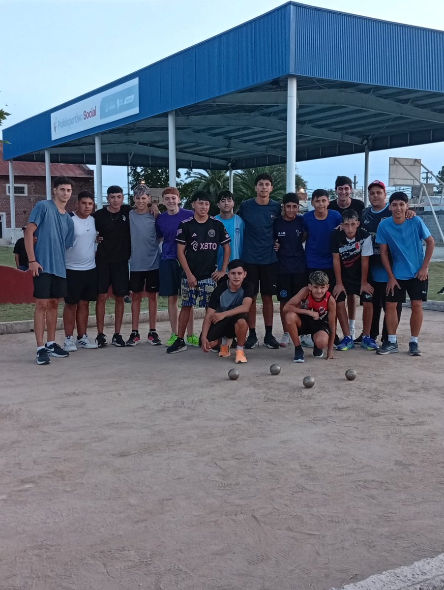 CABochas tweet media