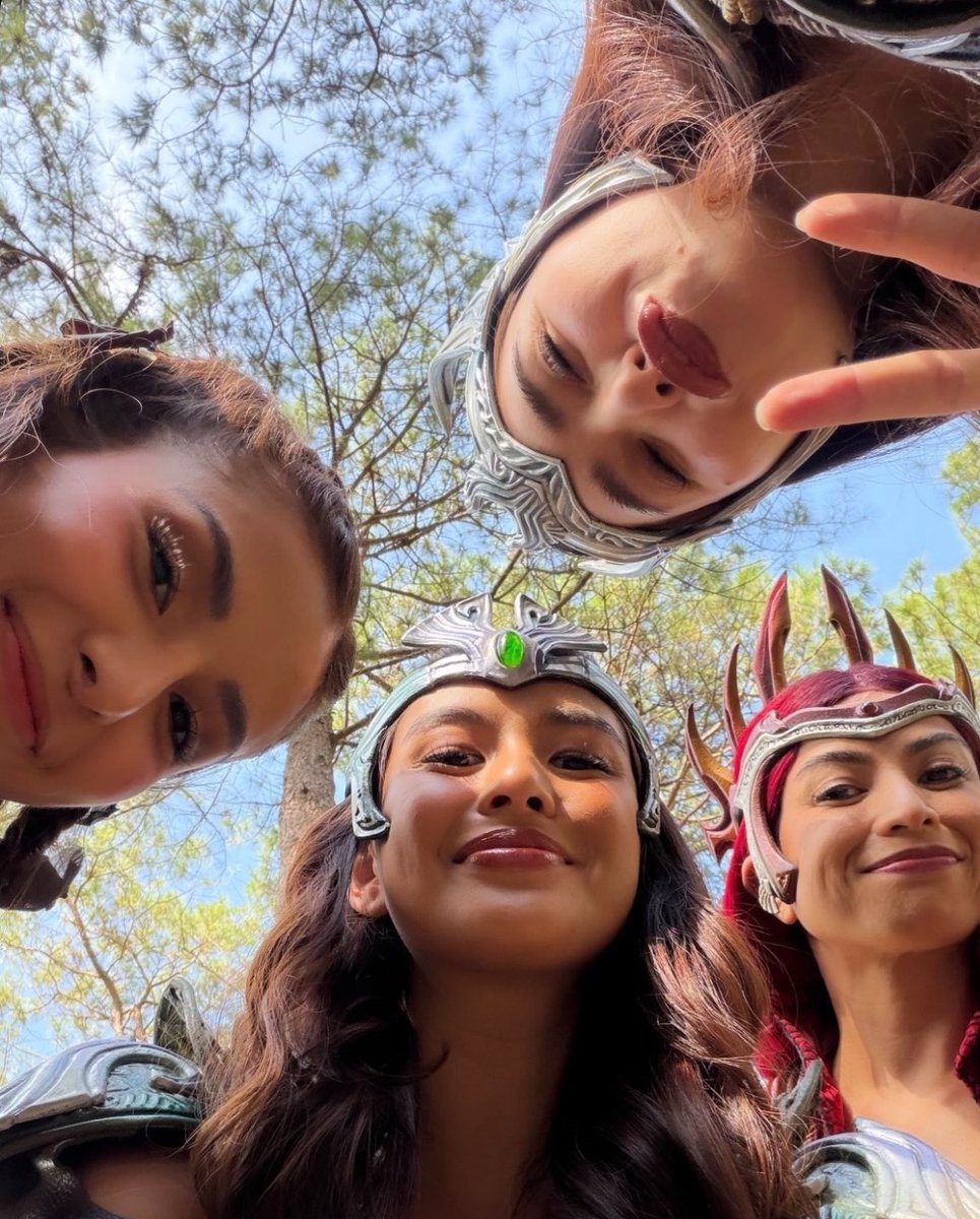MY GIRLS! MY OT4! MY OG SANGGRES! 🥹😭

❤️💙💚🤎
#Encantadia2016 #Sanggre