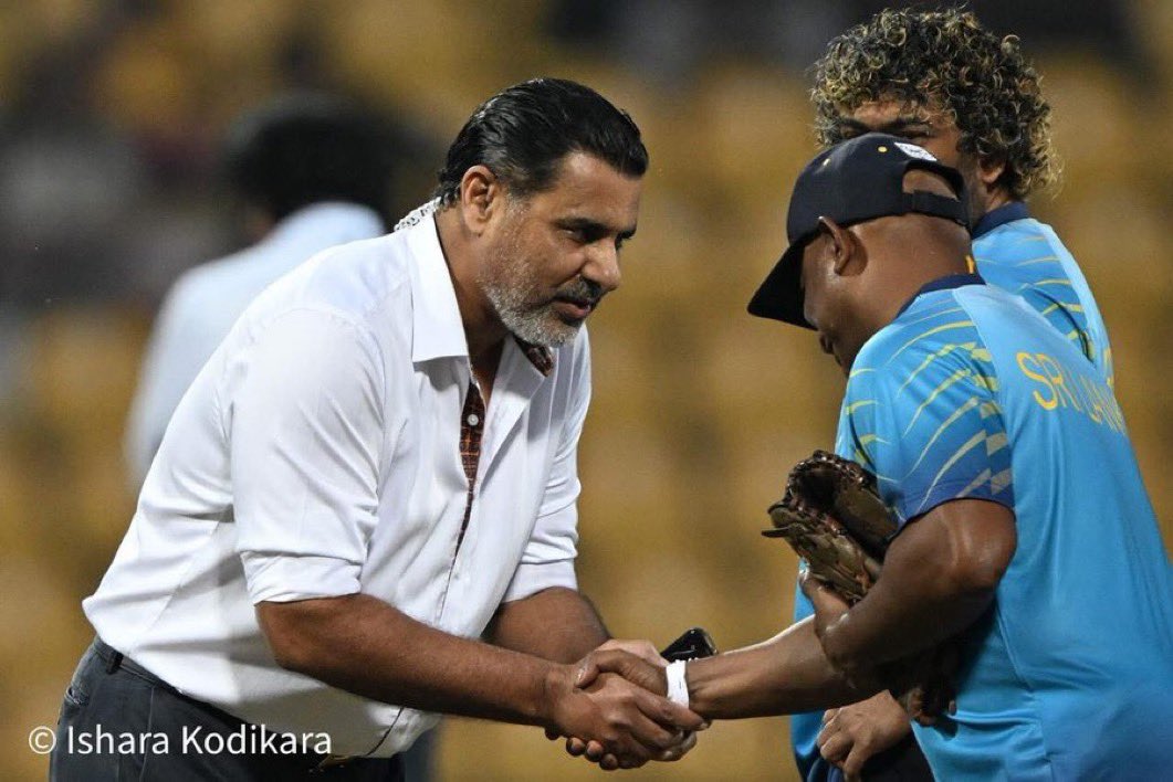 nibraz88cricket's tweet image. What a picture.. #Handshake #SLVPAK