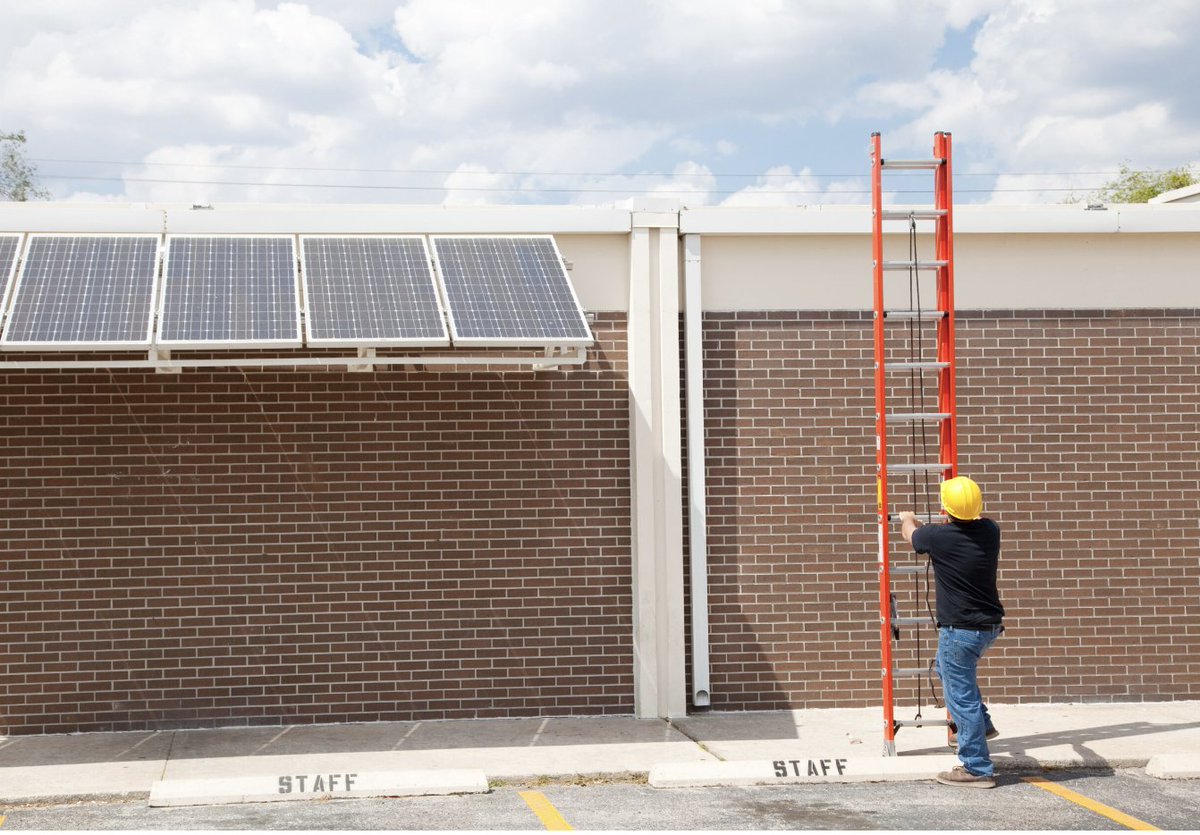 DA magazine tweet media