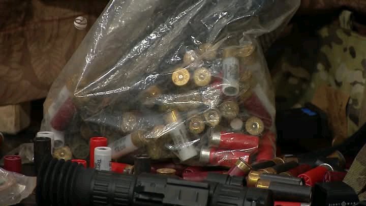 Frente a los intentos de desestabilización, la respuesta es la vigilancia. Se muestra el armamento incautado en la lancha rápida con matrícula de EEUU q intentó violar la soberanía nacional. Cuba no permite ni permitirá actos violentos en su suelo
​#CubaEstáFirme #NoAlTerrorismo