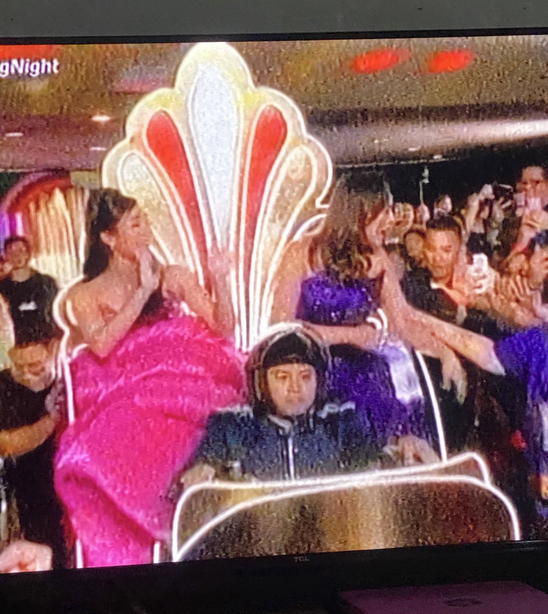 Hindi ata na charge yung ebike tinulak nalang 😅