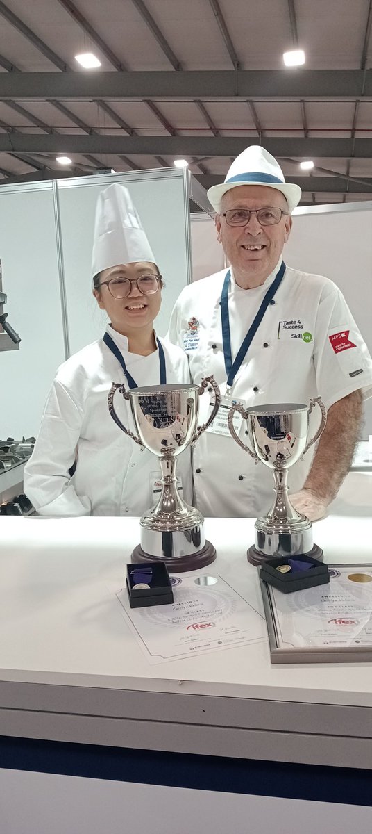 Hal Dawson Master Fishmonger Seafish Ambassador NI tweet media