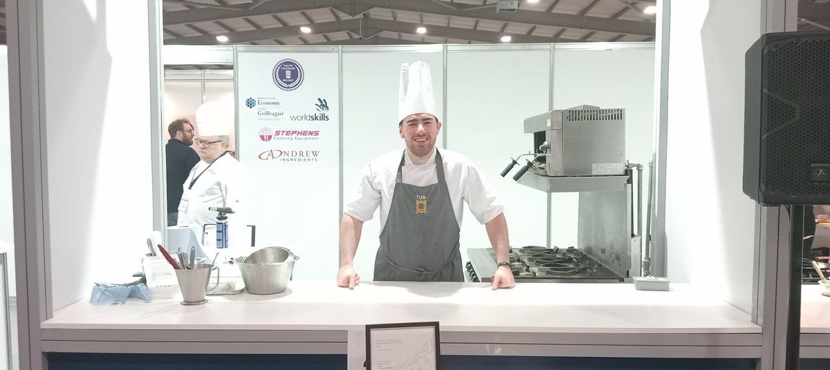 Hal Dawson Master Fishmonger Seafish Ambassador NI tweet media