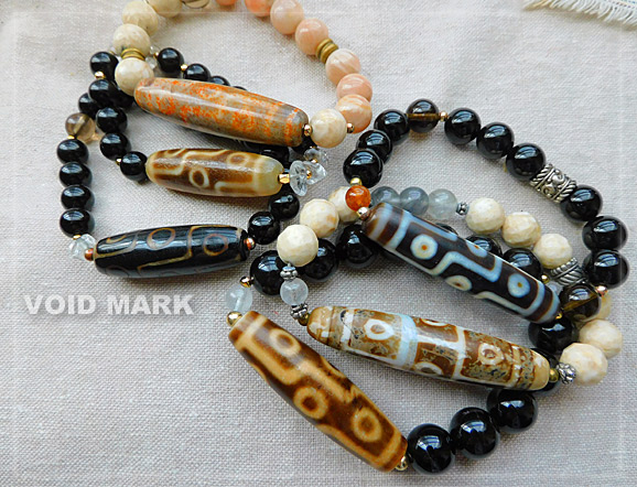 つくりも作ったり、九眼天珠ブレスレット。最強の天珠うんぬんというの