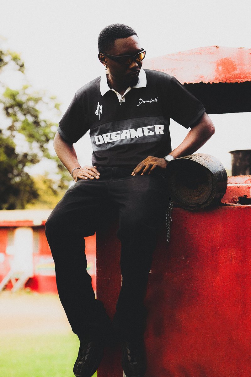 Artworkgod. tweet media