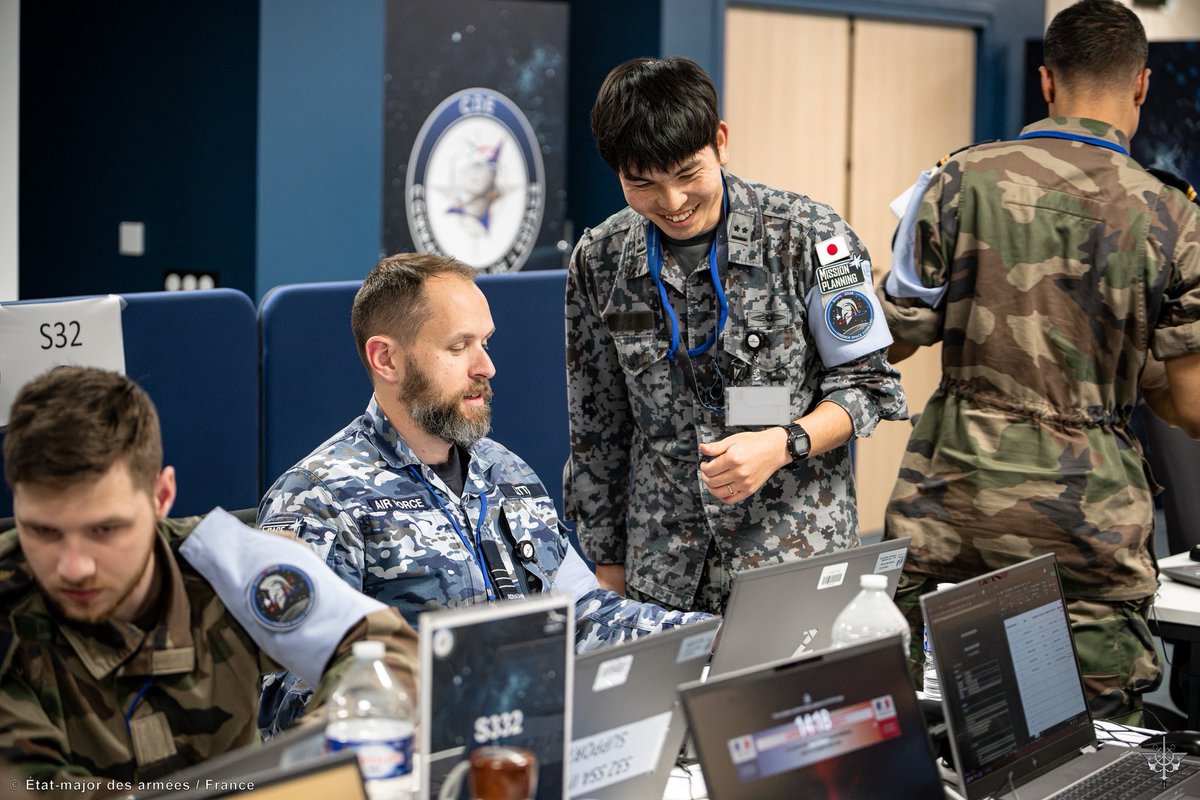 Armée française - Opérations militaires tweet media