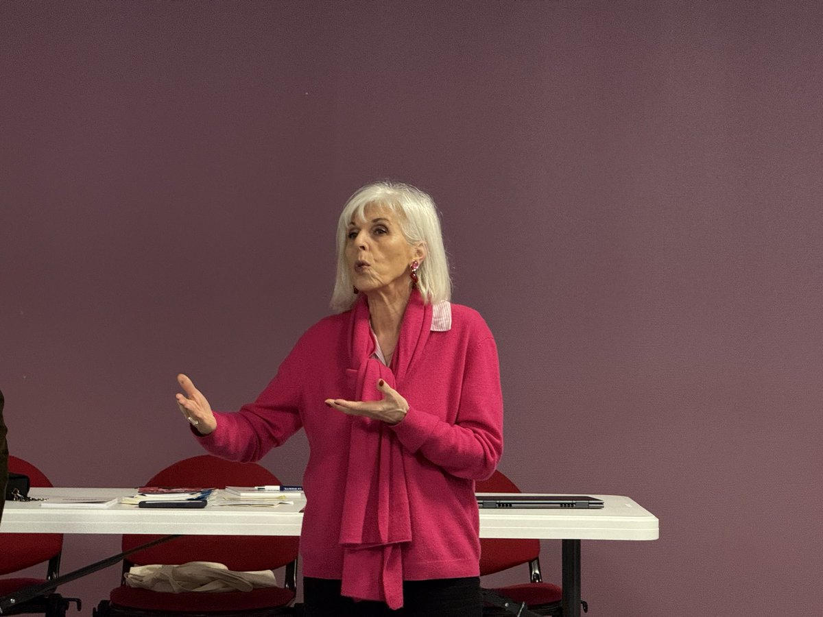 Réunion #ADMD, aux côtés de Philippe-Henry Pierson Fauqueur, délégué régional de l’#ADMD, et du Docteur Guillemot 🤝

L’occasion de revenir sur les contours du texte relatif à l’aide à mourir, adopté en deuxième lecture à l’Assemblée nationale cette semaine 🏛️

J’ai rappelé les