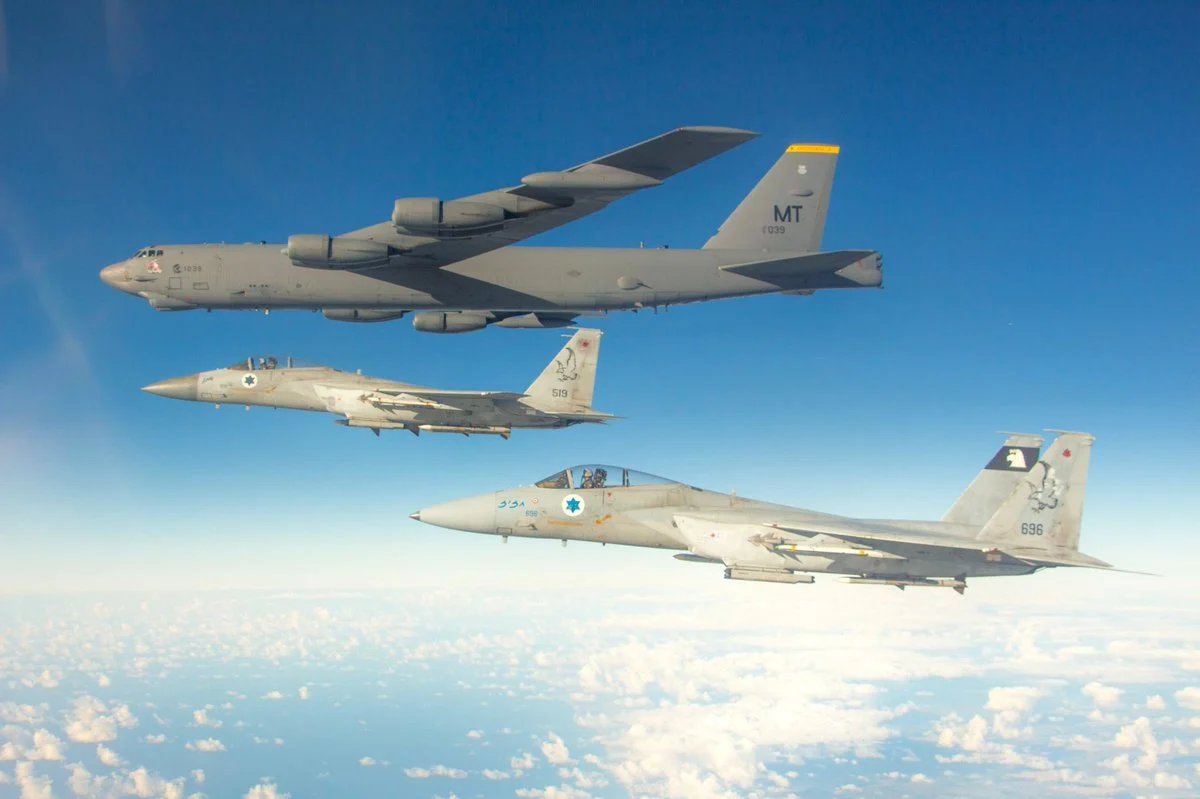 Eng_china5's tweet photo. Some observations on the first day of the new war with Iran:

1️⃣ So far, there are no reports of Israeli special forces operating.
2️⃣ Apparently, there has been very limited success against Iranian missile launchers.
3️⃣ The launches are truly massive, but Israel is not reporting their number.
4️⃣ Regional air defenses were overwhelmed by Iranian missiles in many places.
5️⃣ Long-range Iranian drones have barely been used so far.
6️⃣ The Houthis and Hezbollah have remained silent for now.
7️⃣ Iran’s chain of command has not been disrupted.”